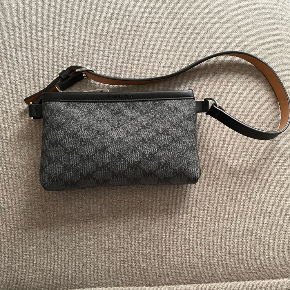 NWT Michael Kors Signature Logo Belt Bag in Black/Charcoal Grey